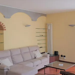 Meta Italy Sui Navigli Apartment